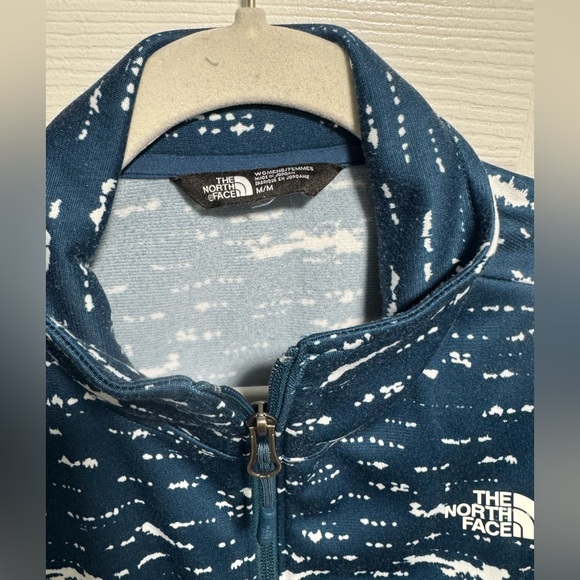 The North Face Navy and White Patterned Jacket - Picture 2 of 3